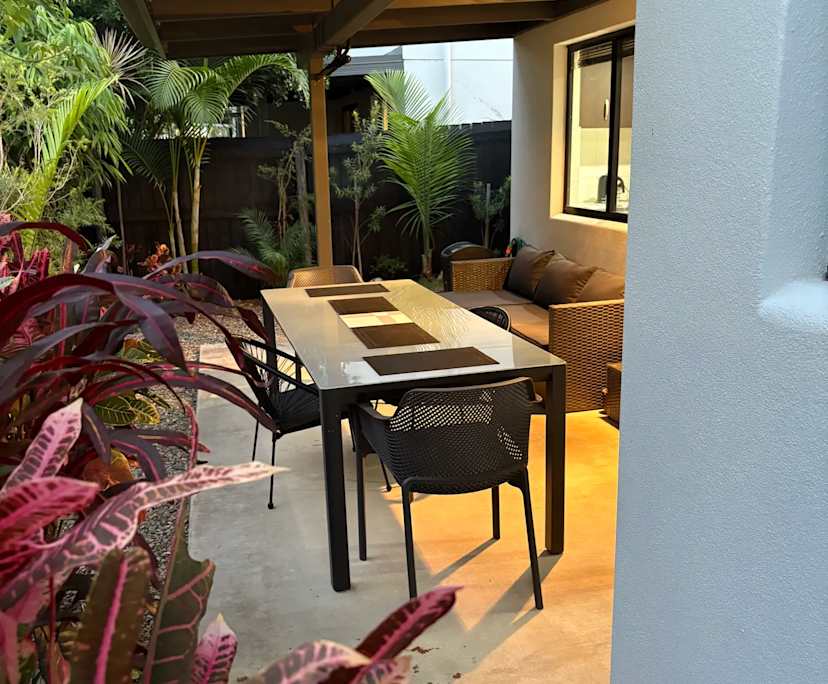 $350, Flatshare, 3 bathrooms, Cannonvale QLD 4802