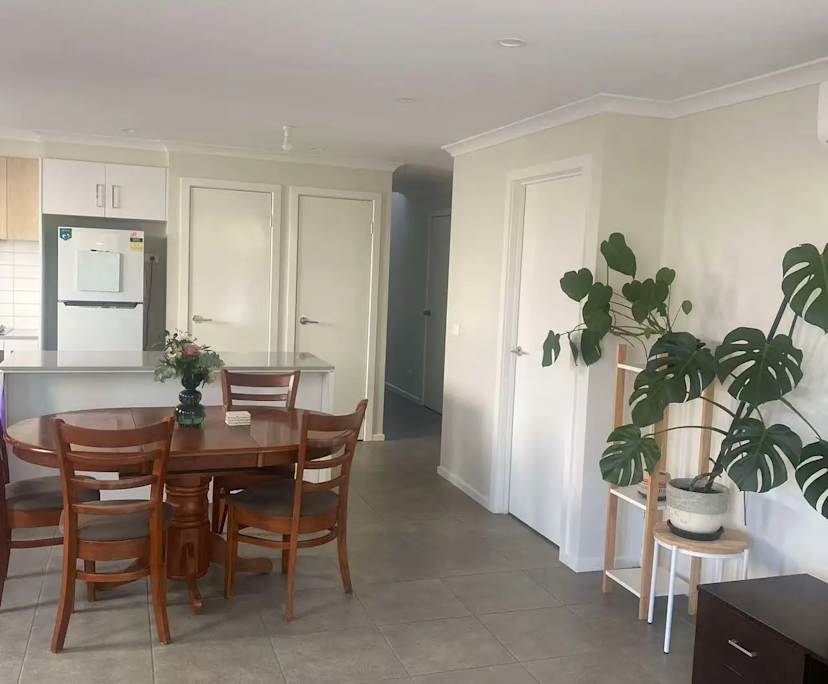 Room in a share house