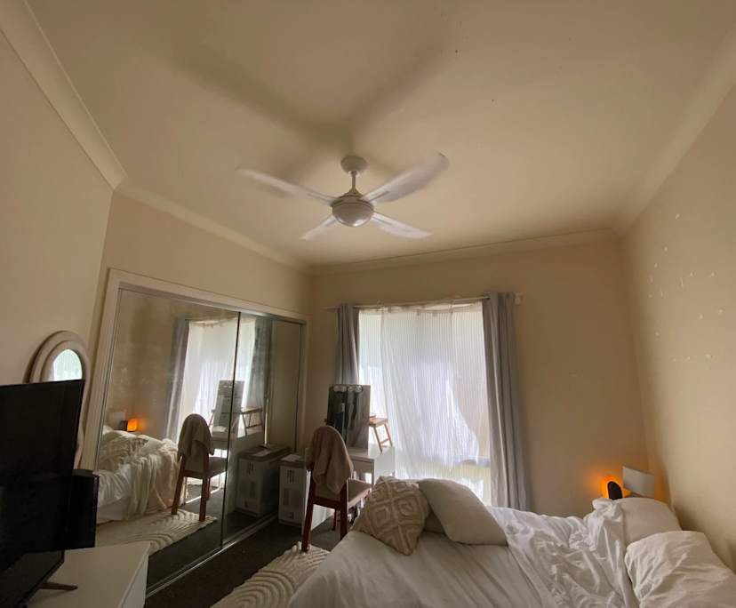 Room in a share house