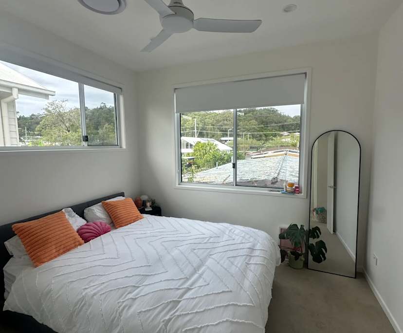 Furnished room in a share house