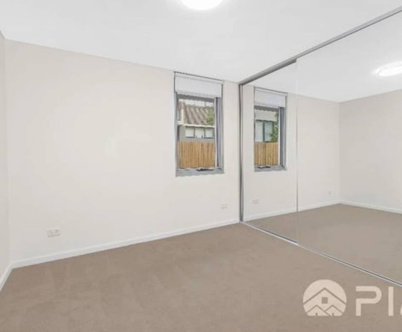 Unfurnished room with own bathroom