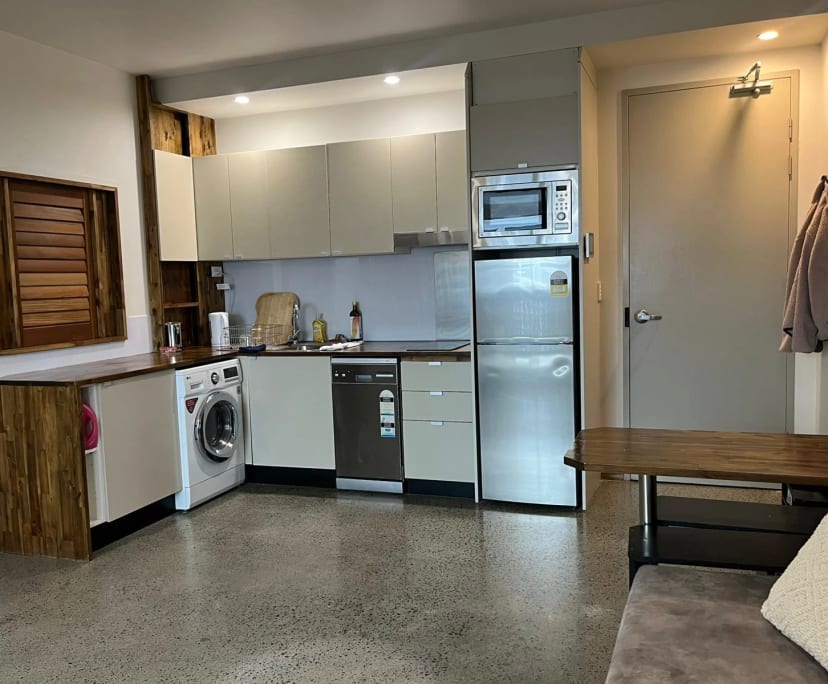Furnished room with ensuite in a flatshare
