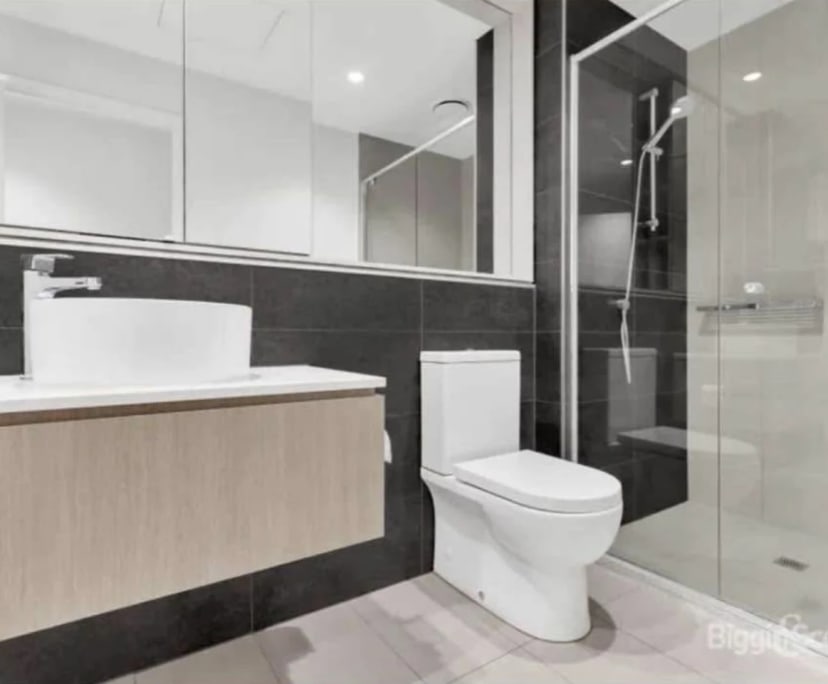 Unfurnished room with own bathroom