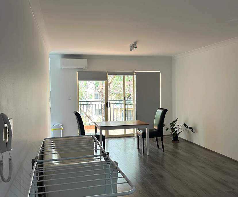 $300, Flatshare, 2 bathrooms, Gymea NSW 2227