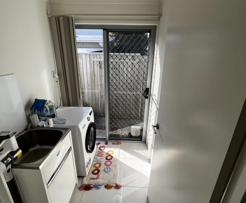 $350, Share-house, 3 bathrooms, Loganholme QLD 4129