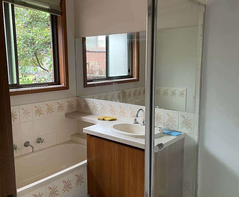 Furnished room with own bathroom