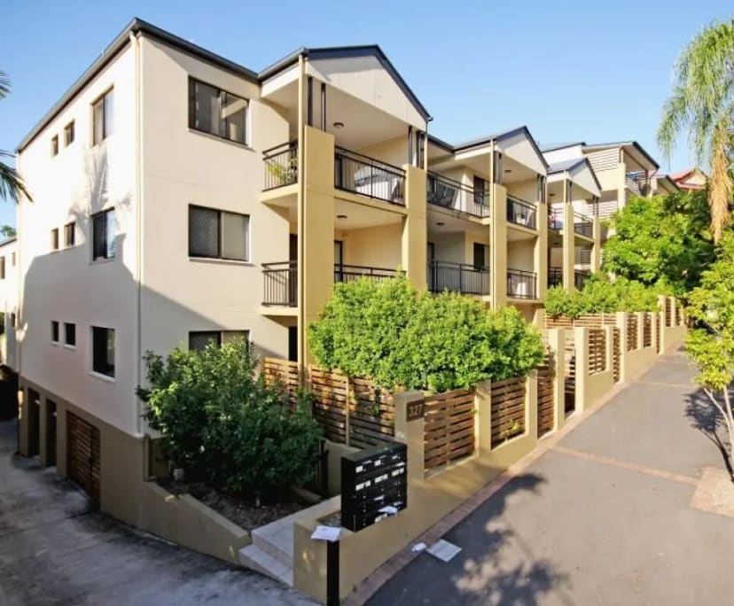 Whole property with 2 rooms for rent