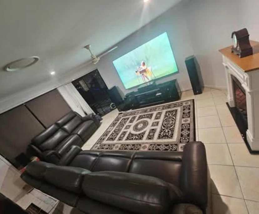 Room in a share house