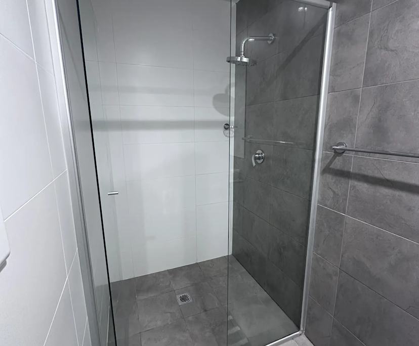 Furnished room with ensuite in a flatshare