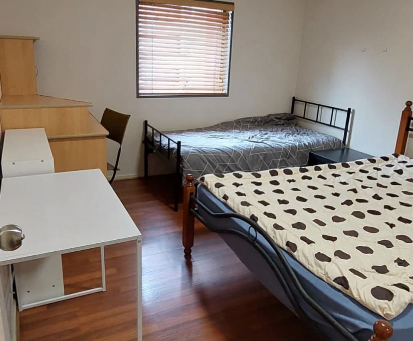 Furnished room in a flatshare