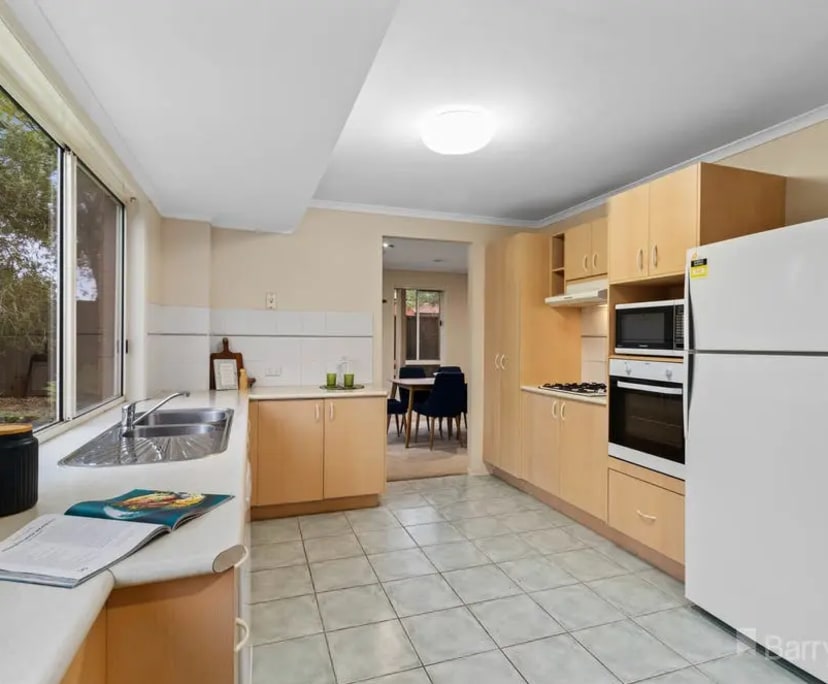 Room for Rent in Narre Warren South, Melbourne 25...