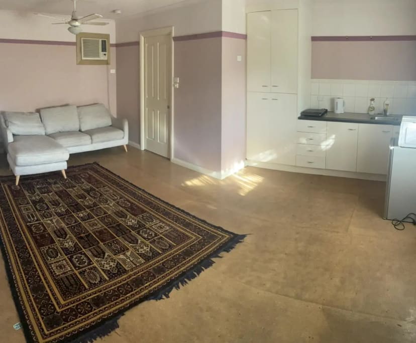 Granny Flat for Rent in Altona North, Melbourne 3...