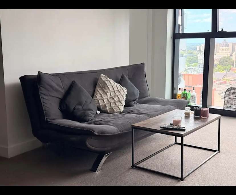Furnished room with ensuite in a flatshare