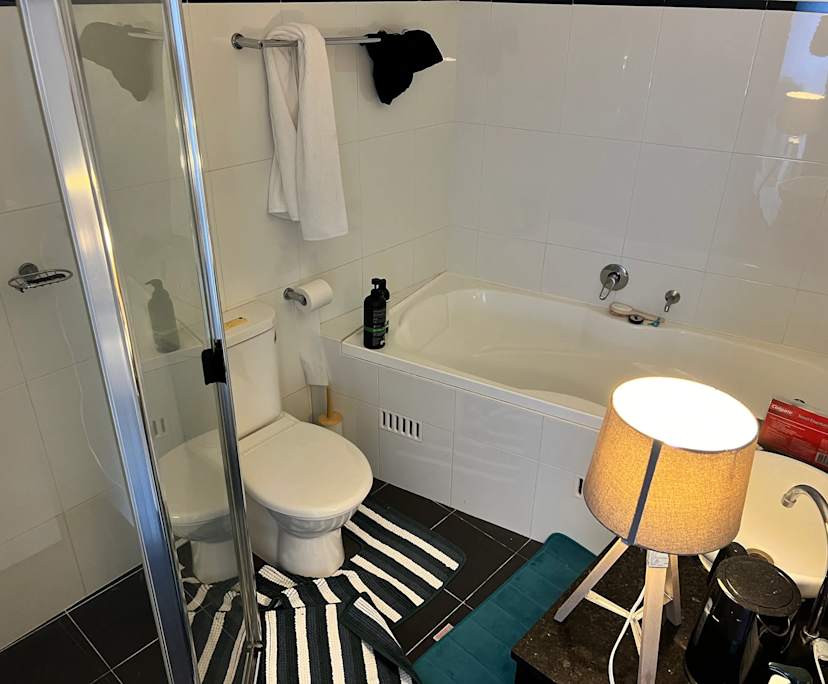 $1,400, Whole-property, 2 bathrooms, Sydney NSW 2000