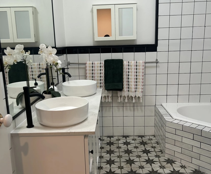 Room in a share house