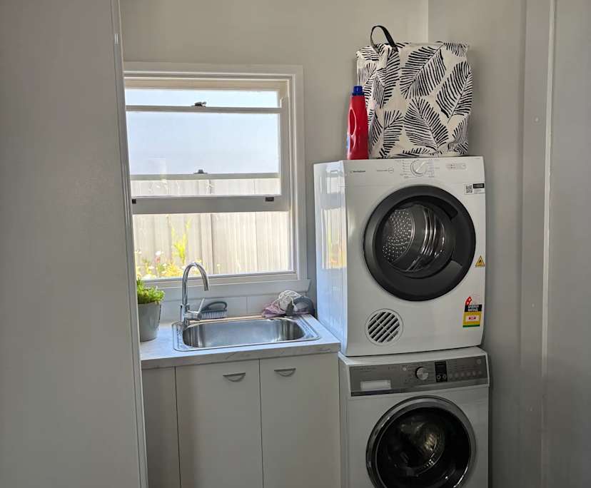 $220, Share-house, 3 bathrooms, Bell Post Hill VIC 3215