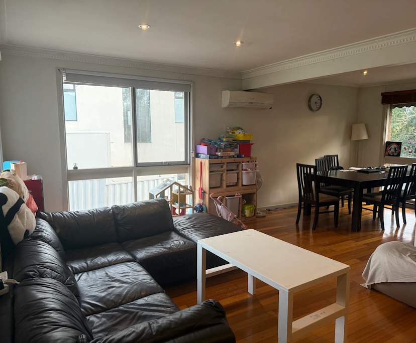 Whole property with 3 rooms for rent
