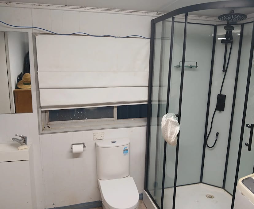 $250, Student-accommodation, 2 rooms, Belmont North NSW 2280, Belmont North NSW 2280