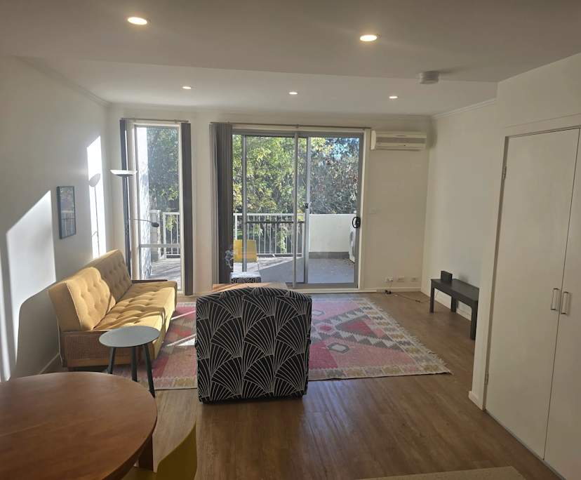 Unfurnished room with ensuite in a flatshare