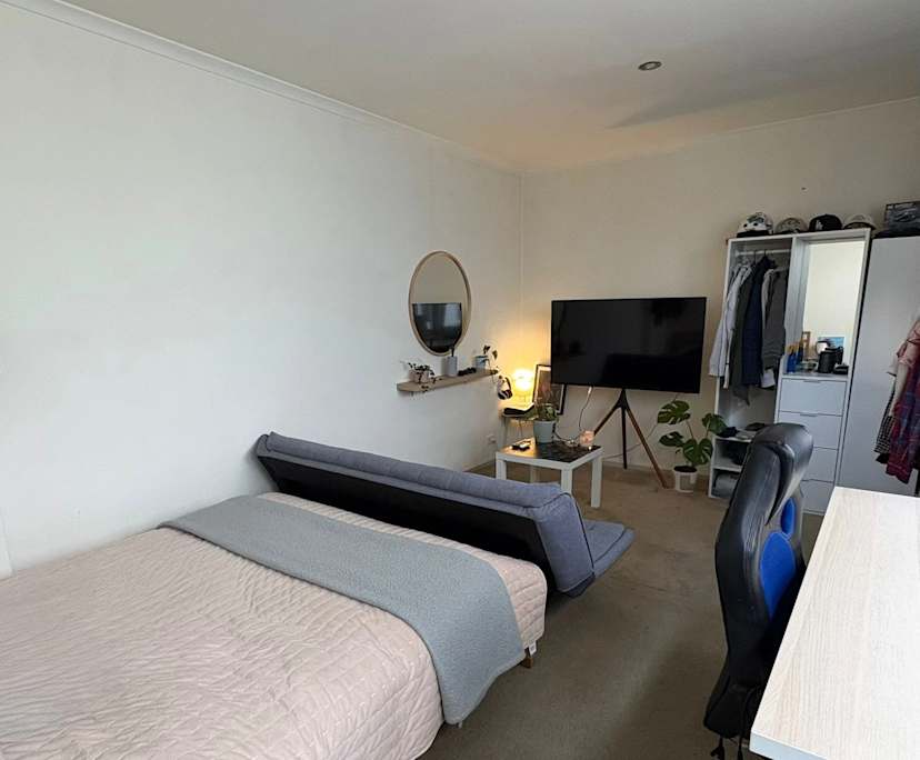 Furnished room with own bathroom