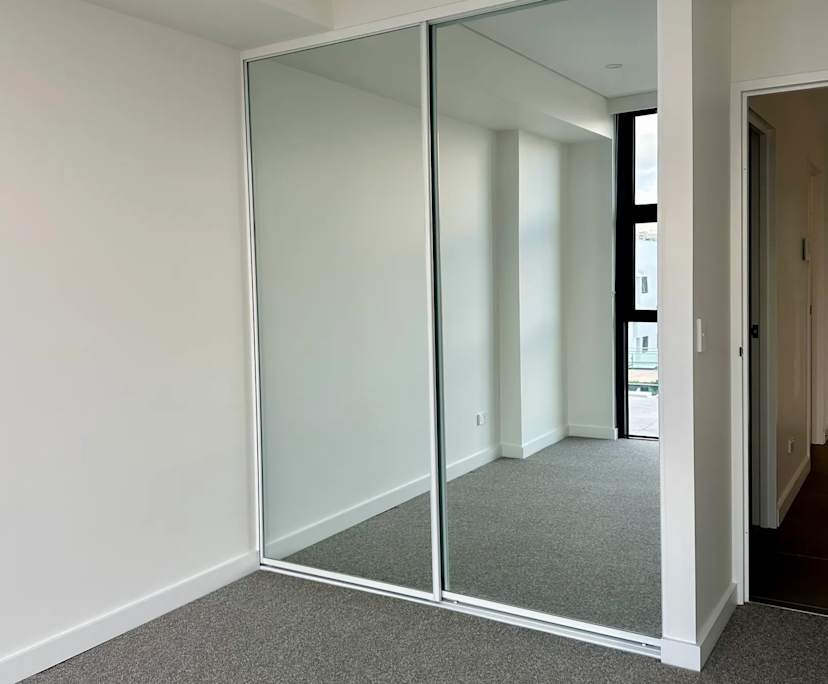 Unfurnished room with own bathroom