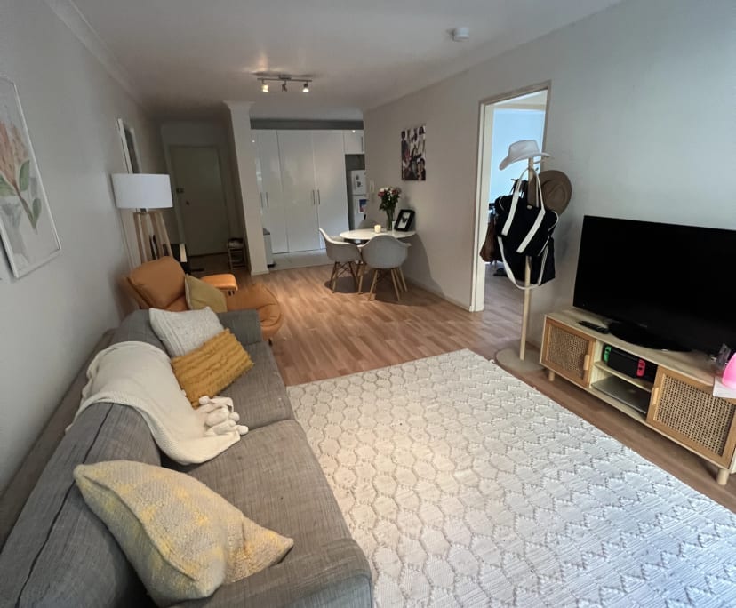 Furnished room in a flatshare