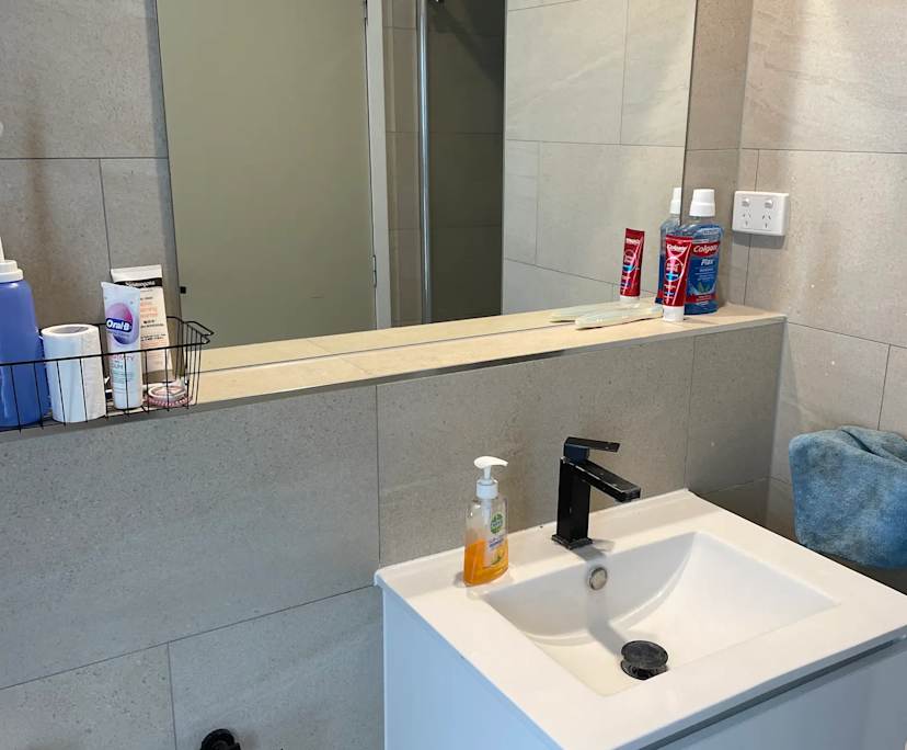 $250, Share-house, 4 bathrooms, Taringa QLD 4068