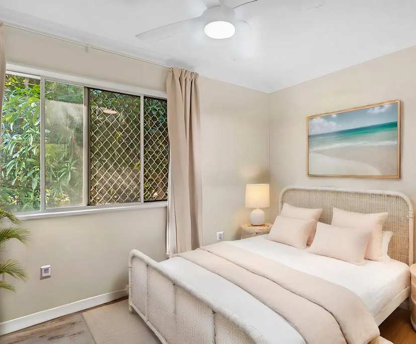 $325, Share-house, 3 bathrooms, Burleigh Heads QLD 4220