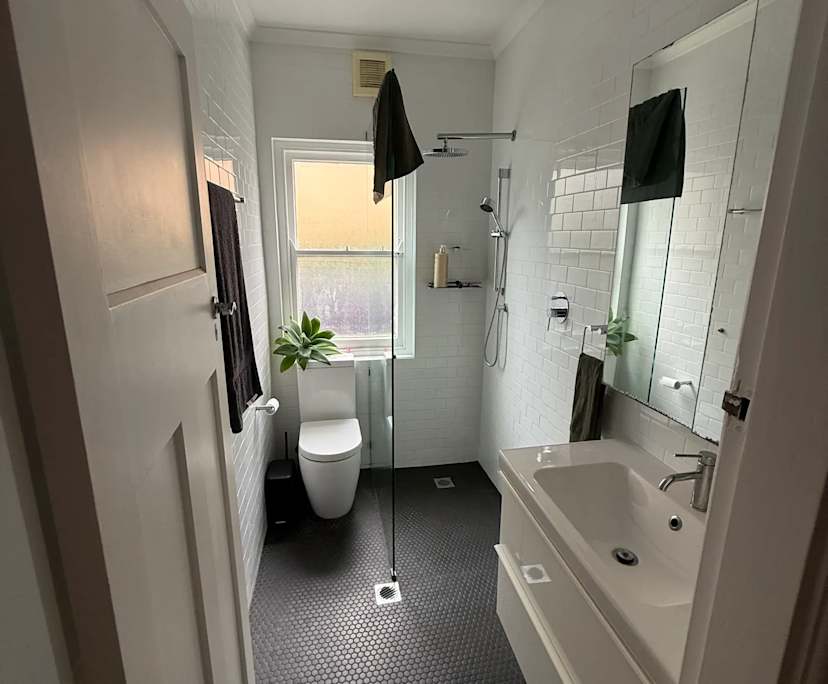 $700, 1-bed, 1 bathroom, Randwick NSW 2031