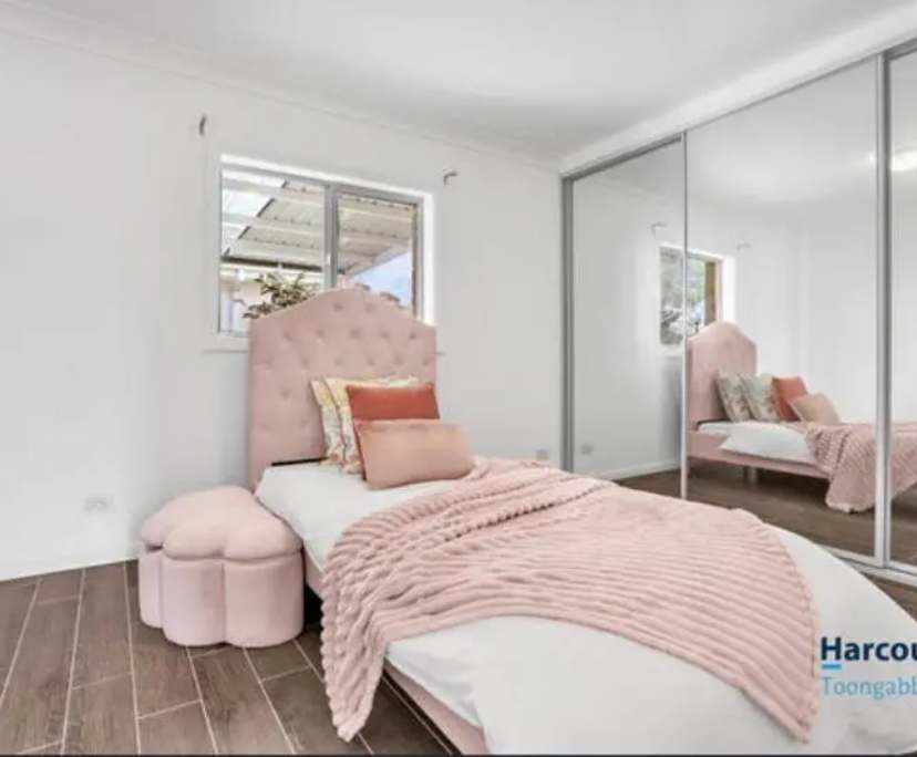 Unfurnished room granny flat for rent