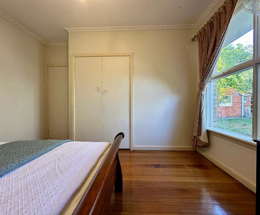Room in a share house
