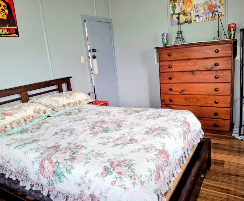 Furnished room with own bathroom