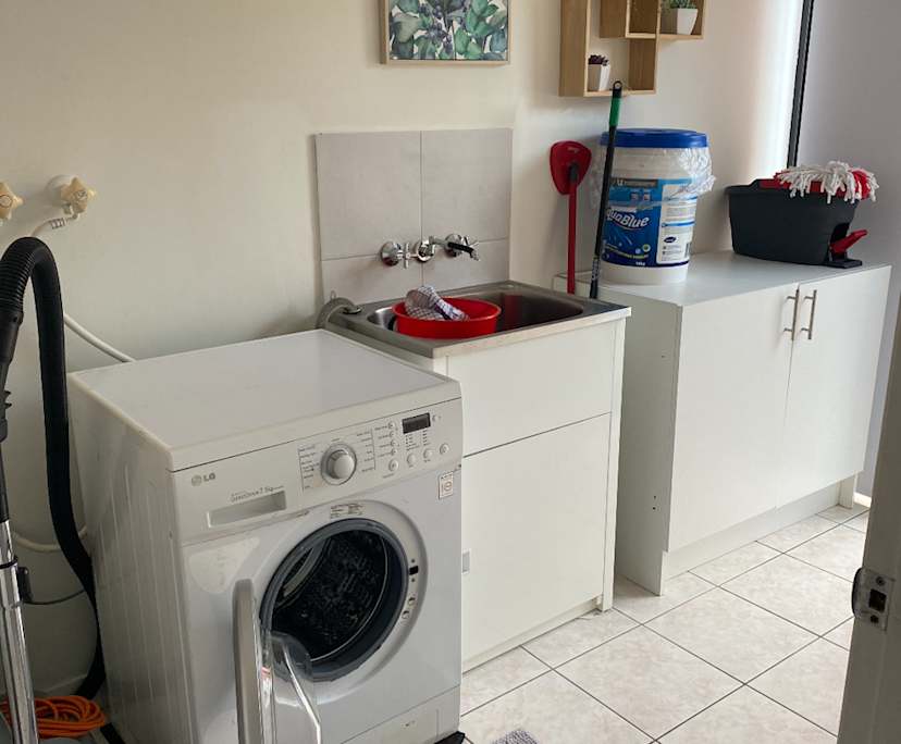 $265, Share-house, 4 bathrooms, Glenella QLD 4740