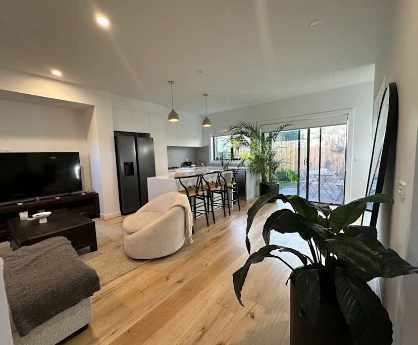 Whole property with 2 rooms for rent
