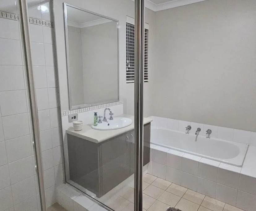 $350, Share-house, 4 bathrooms, Rivervale WA 6103