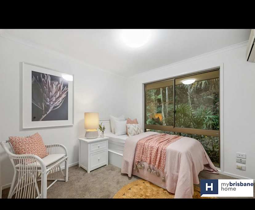 Unfurnished room in a share house