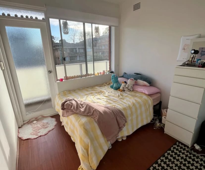 Furnished room in a flatshare