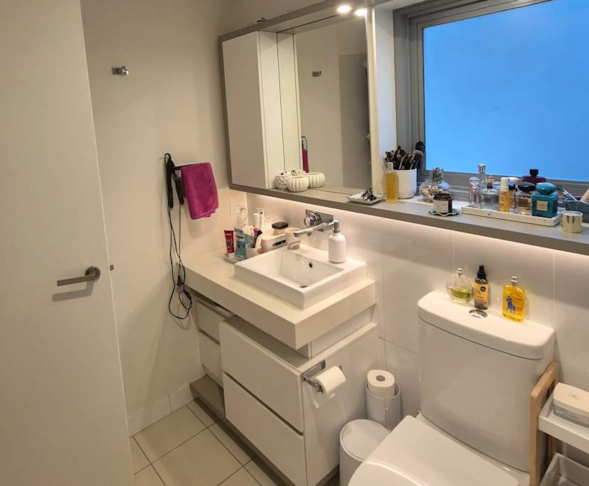 $350, Flatshare, 2 bathrooms, West End QLD 4101