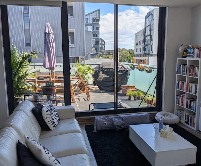 Unfurnished room in a flatshare