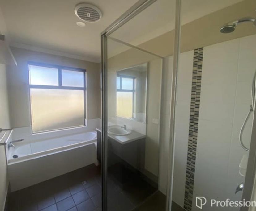 $300, Share-house, 3 bathrooms, Piara Waters WA 6112