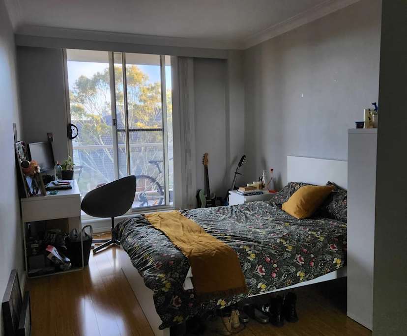 Unfurnished room in a flatshare