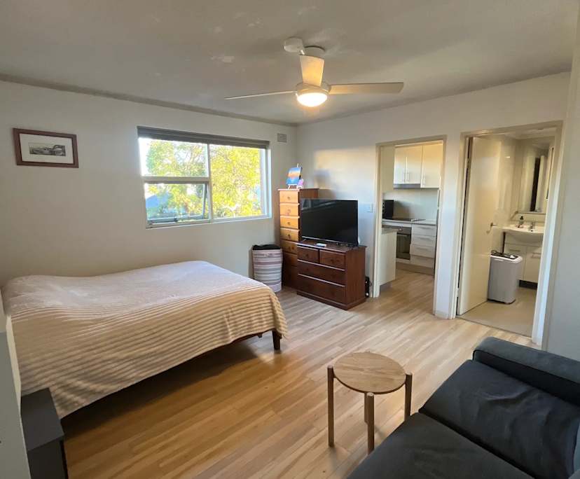 Furnished room studio flat for rent