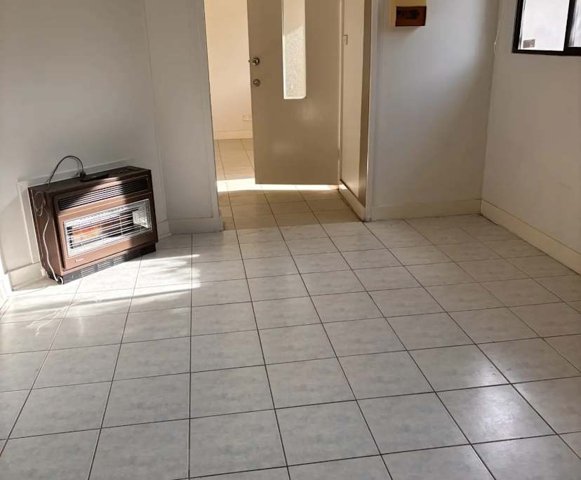 Unfurnished room with own bathroom