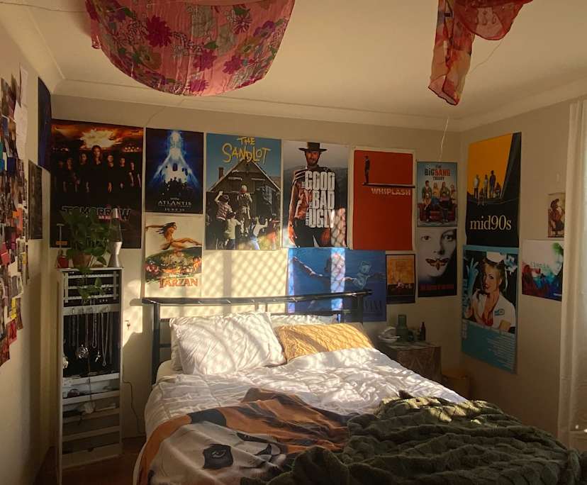 Furnished room in a flatshare