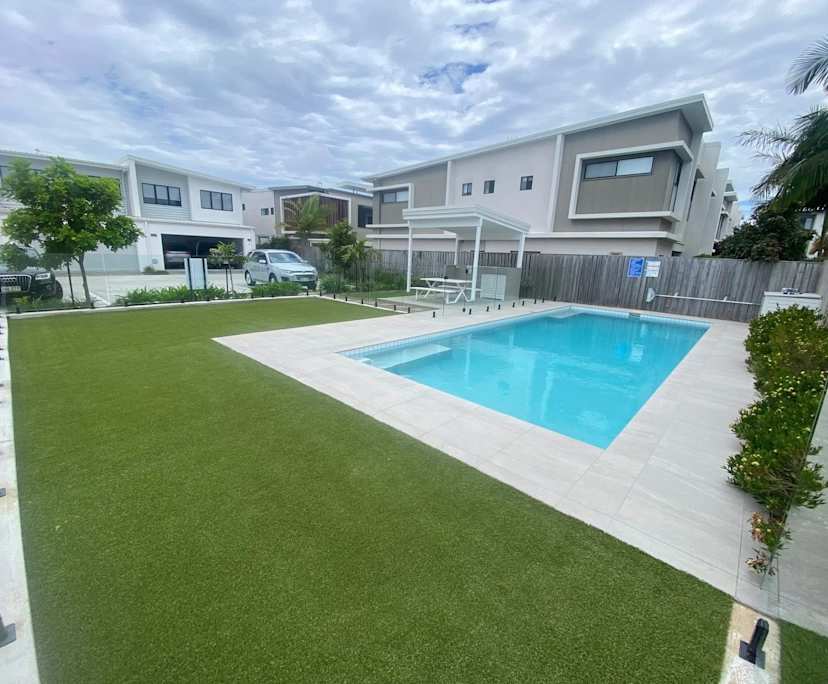 $450, Share-house, 3 bathrooms, Hope Island QLD 4212