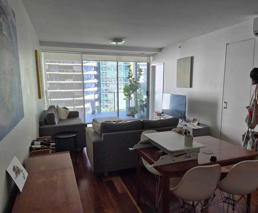 Unfurnished room with ensuite in a flatshare