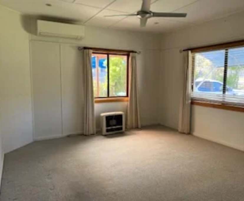 Whole property with 2 rooms for rent