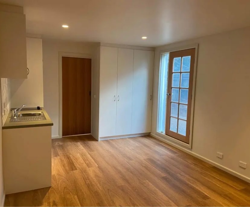 Room studio flat for rent