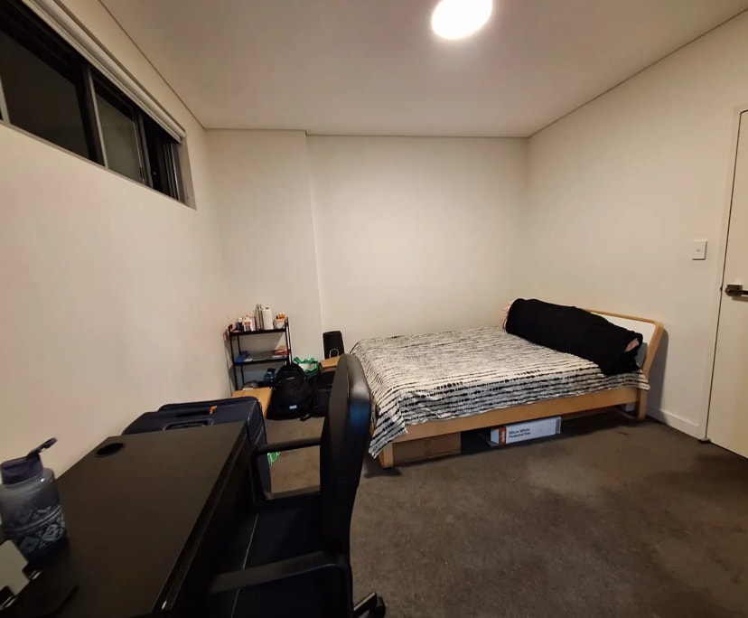 Furnished room with ensuite in a flatshare