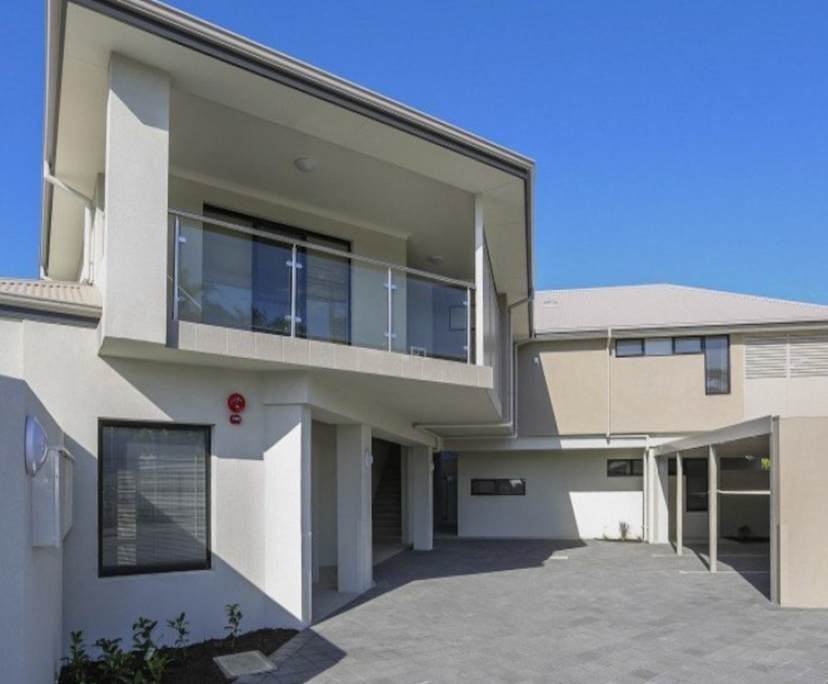 Whole property with 2 rooms for rent